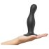 Strap-on-me Curvy L - valoviti dildo s vakuumskom bazom (crna)