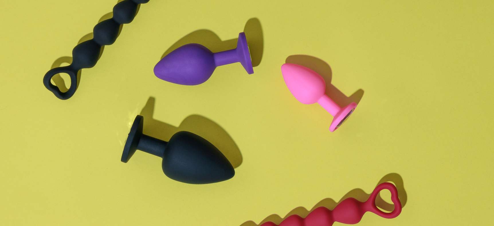 Par istražuje analni seks uz pomoć lubrikanata iz lovesexshop.hr sex shopa