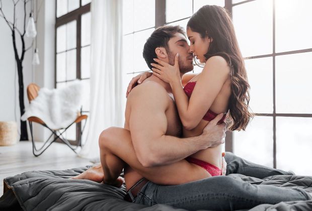 10 kamasutra poza koje svaki par mora probati