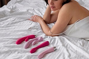 Dildo vs. vibrator: prednosti i nedostaci, kada što odabrati?